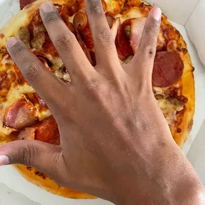 Japanese medium pizza